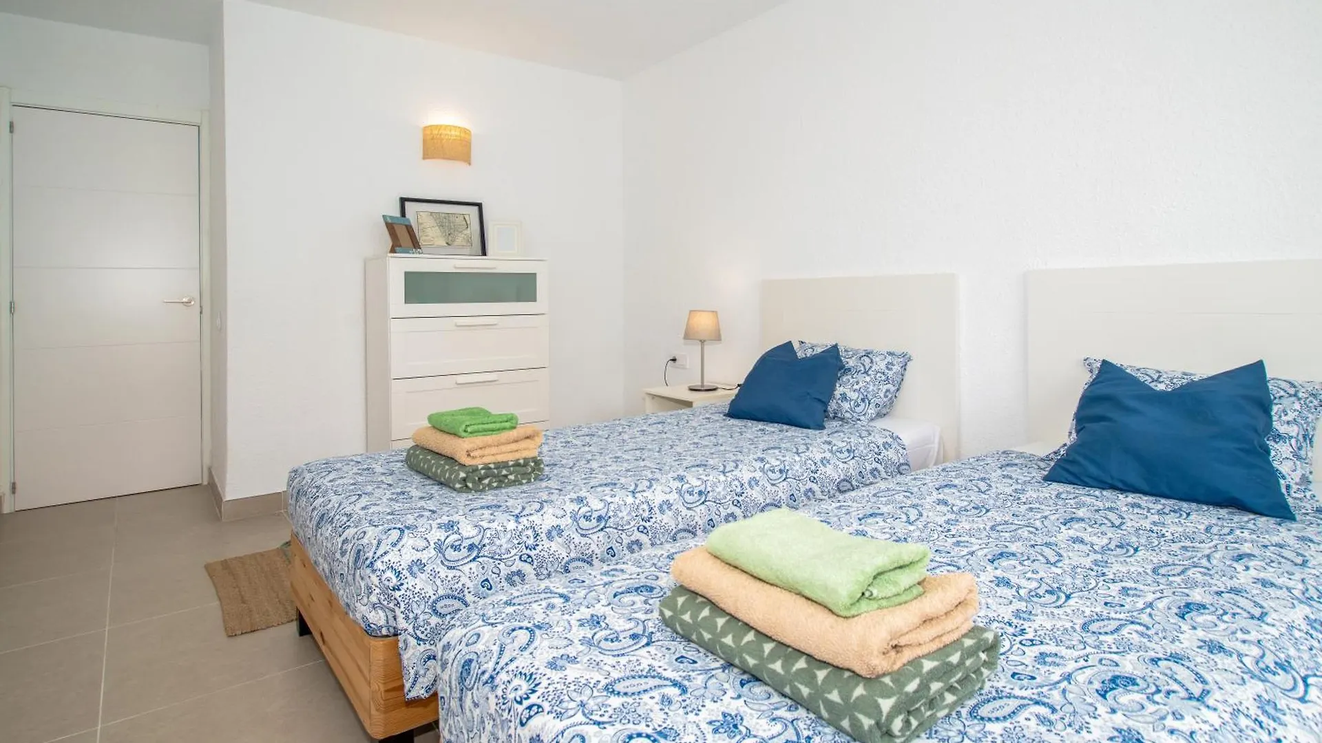 Newly Refurbished Bungalow In Prime Location Playa de las Américas Appartement