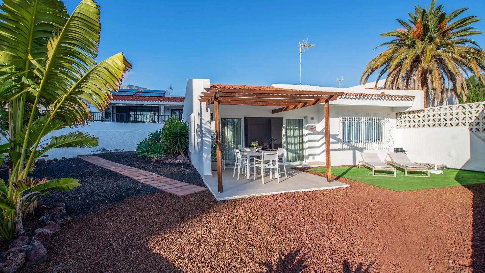 Appartement Newly Refurbished Bungalow In Prime Location Playa de las Américas Spanje