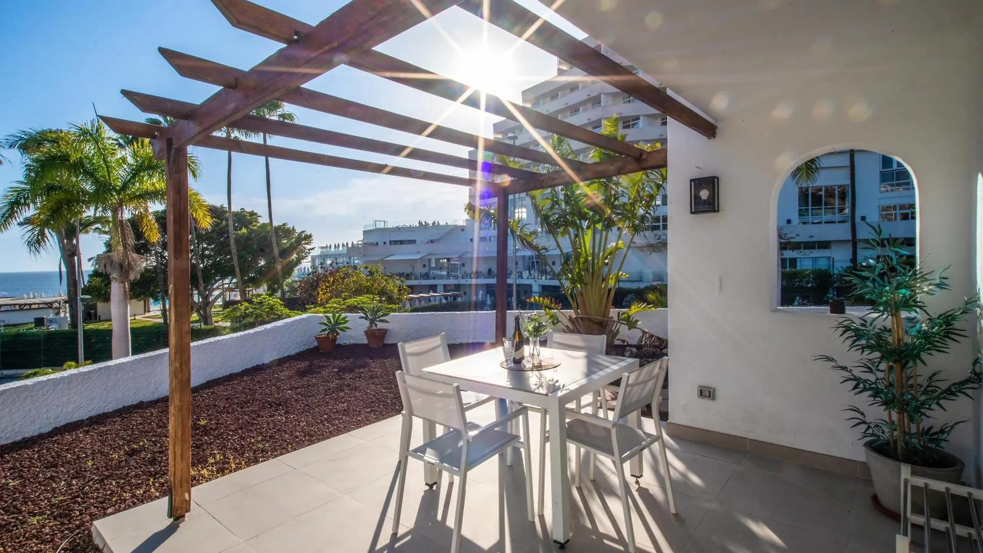 Appartement Newly Refurbished Bungalow In Prime Location Playa de las Américas