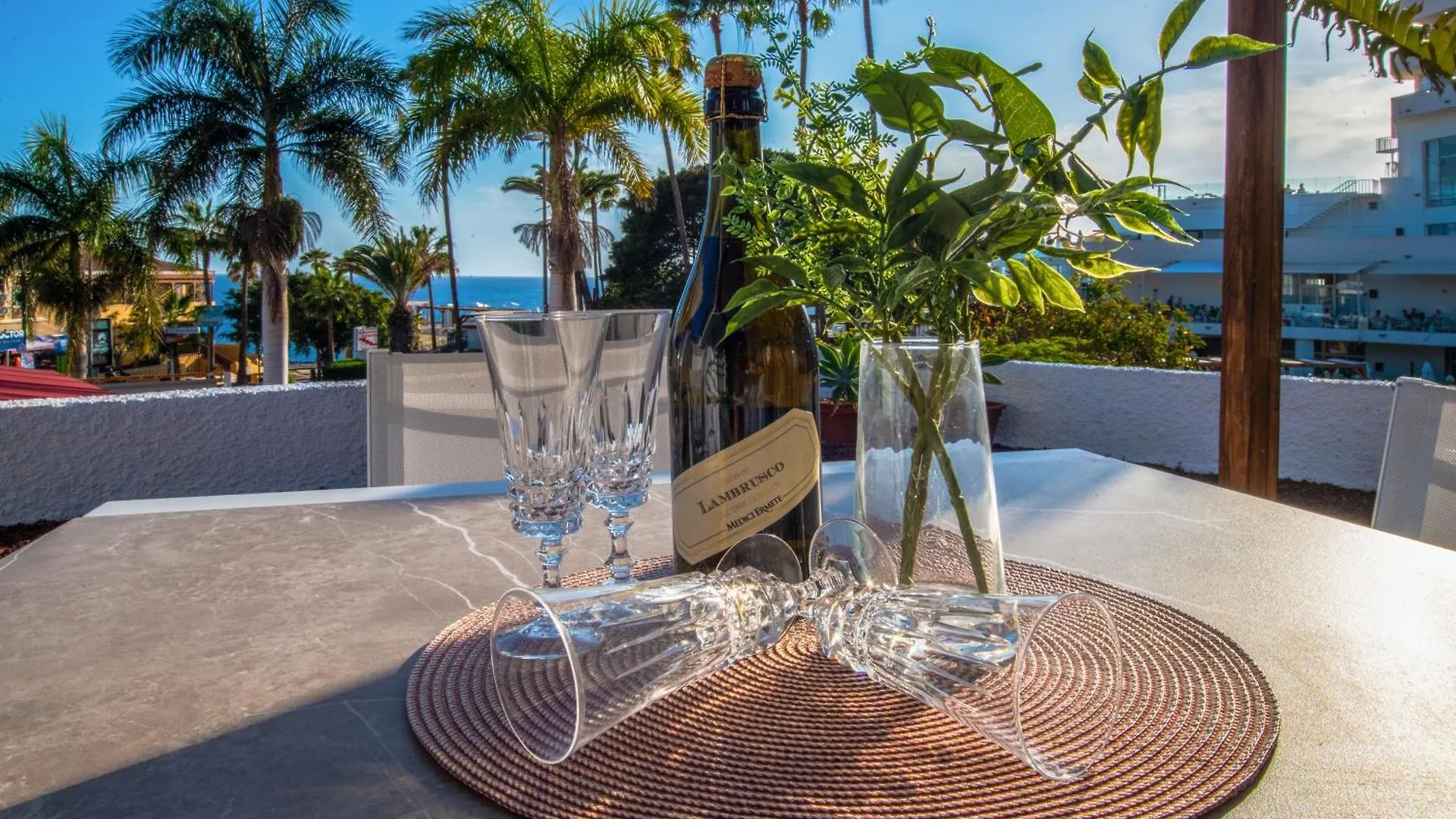 Appartement Newly Refurbished Bungalow In Prime Location Playa de las Américas