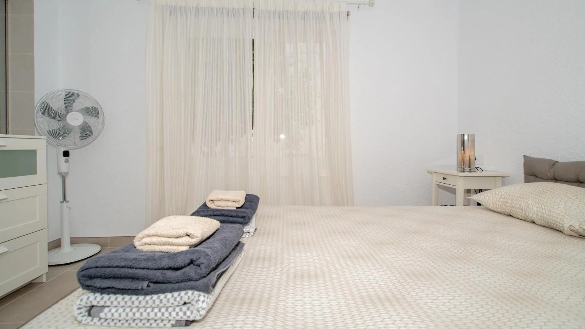 Appartement Newly Refurbished Bungalow In Prime Location Playa de las Américas