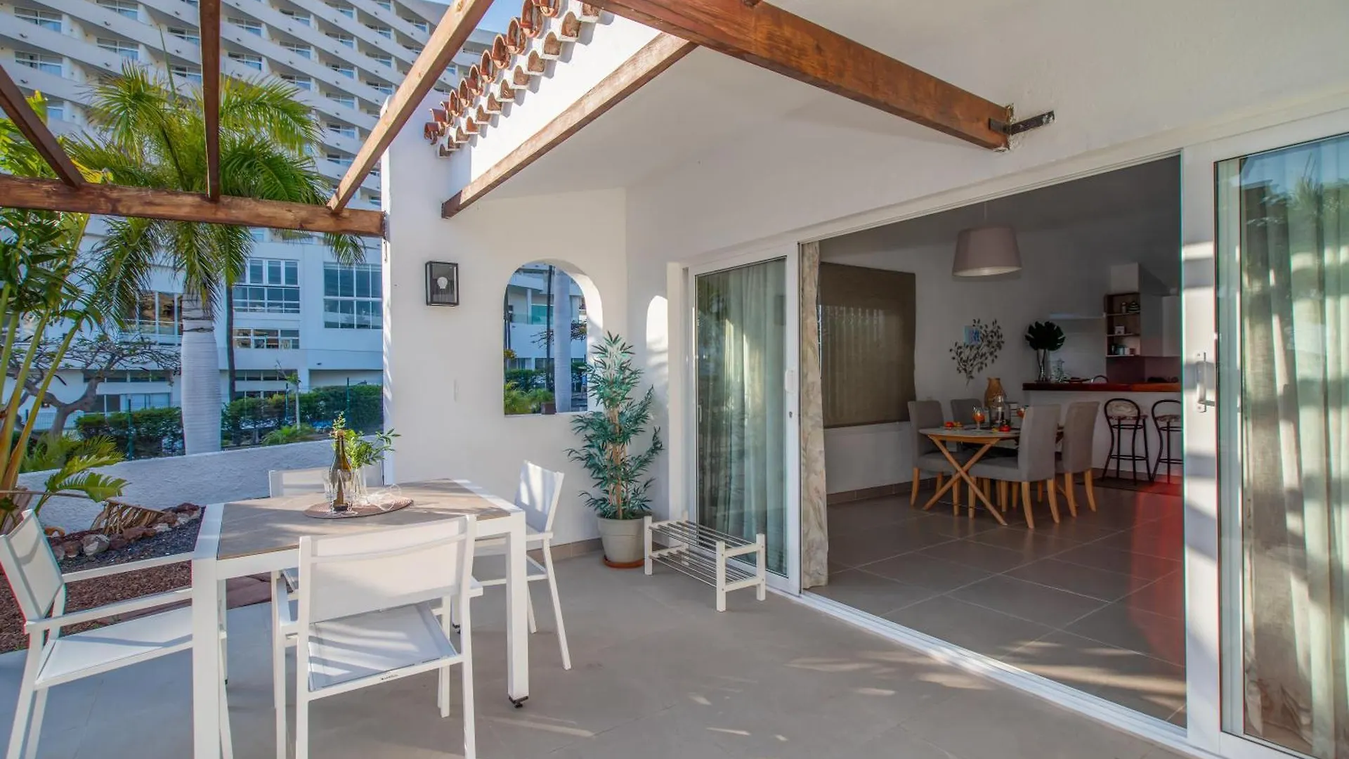 Newly Refurbished Bungalow In Prime Location Playa de las Américas Appartement